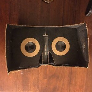 DODOCASE VR Viewer. Virtual Reality for Smartphone